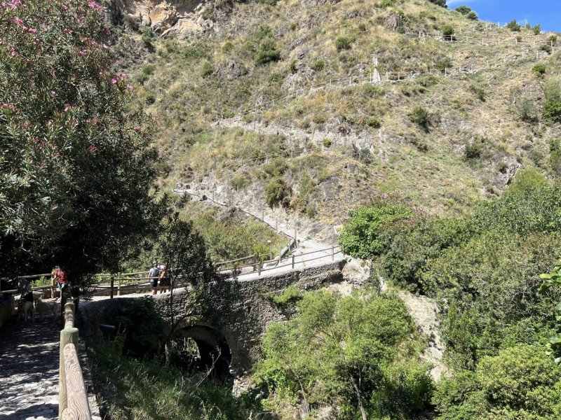 Cómpeta: Canillas de Albaida, Archez