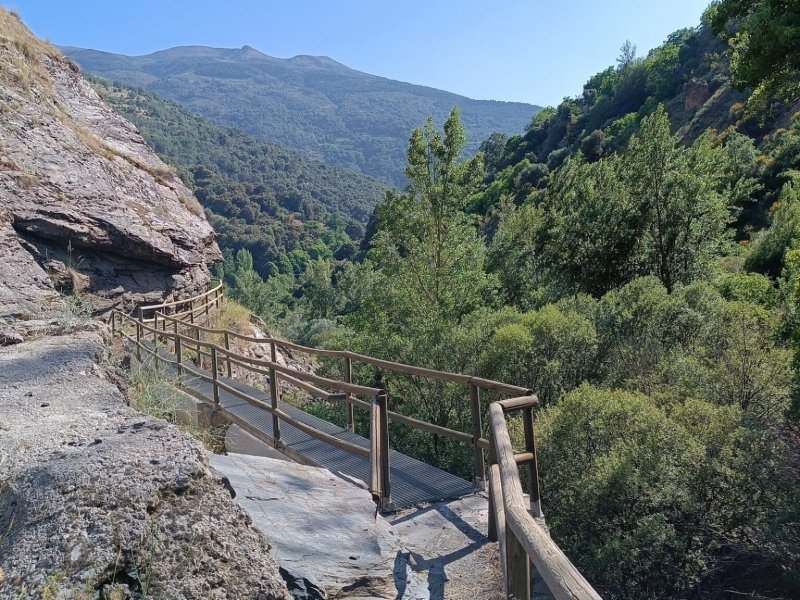Güéjar Sierra: Acequia de la Solana, Río Maitena, Embalse Canales