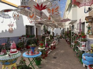 Torrox-Costa: Ermita ntra Sra de las Nieves, Iglesia de ntra Sra de la Encarnación y Ermita de San Roque