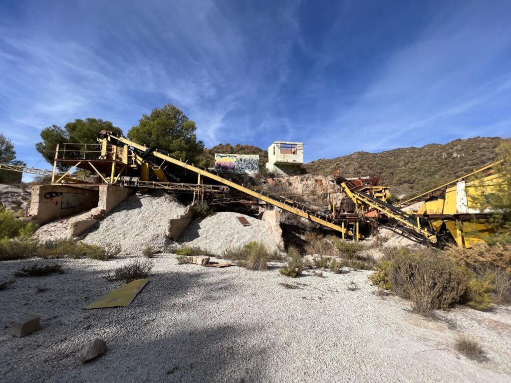 Maro: Quarry - Puente de Piedra from Iglesia de las Maravillas