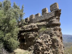 Algarrobo: a las ruinas del castillo de Bentomiz