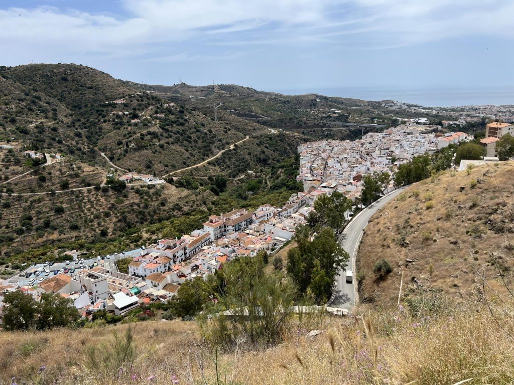 Torrox: Iglesia de Nuestra Señora de la Encarnación, Montañas, Río Torrox